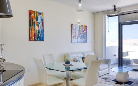 Attico a Qawra. Rif. 13649