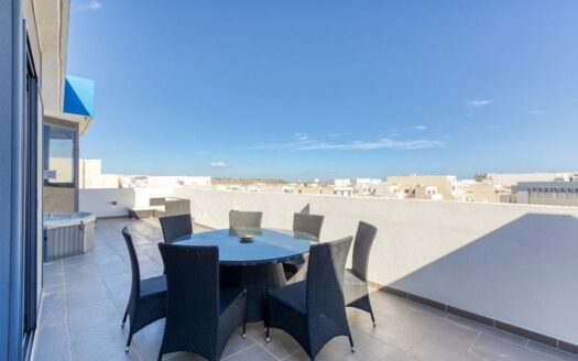 Attico a Qawra. Rif. 13649