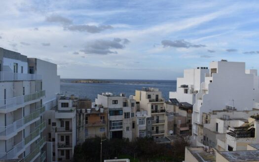 Attico duplex vista mare. Rif. 8571